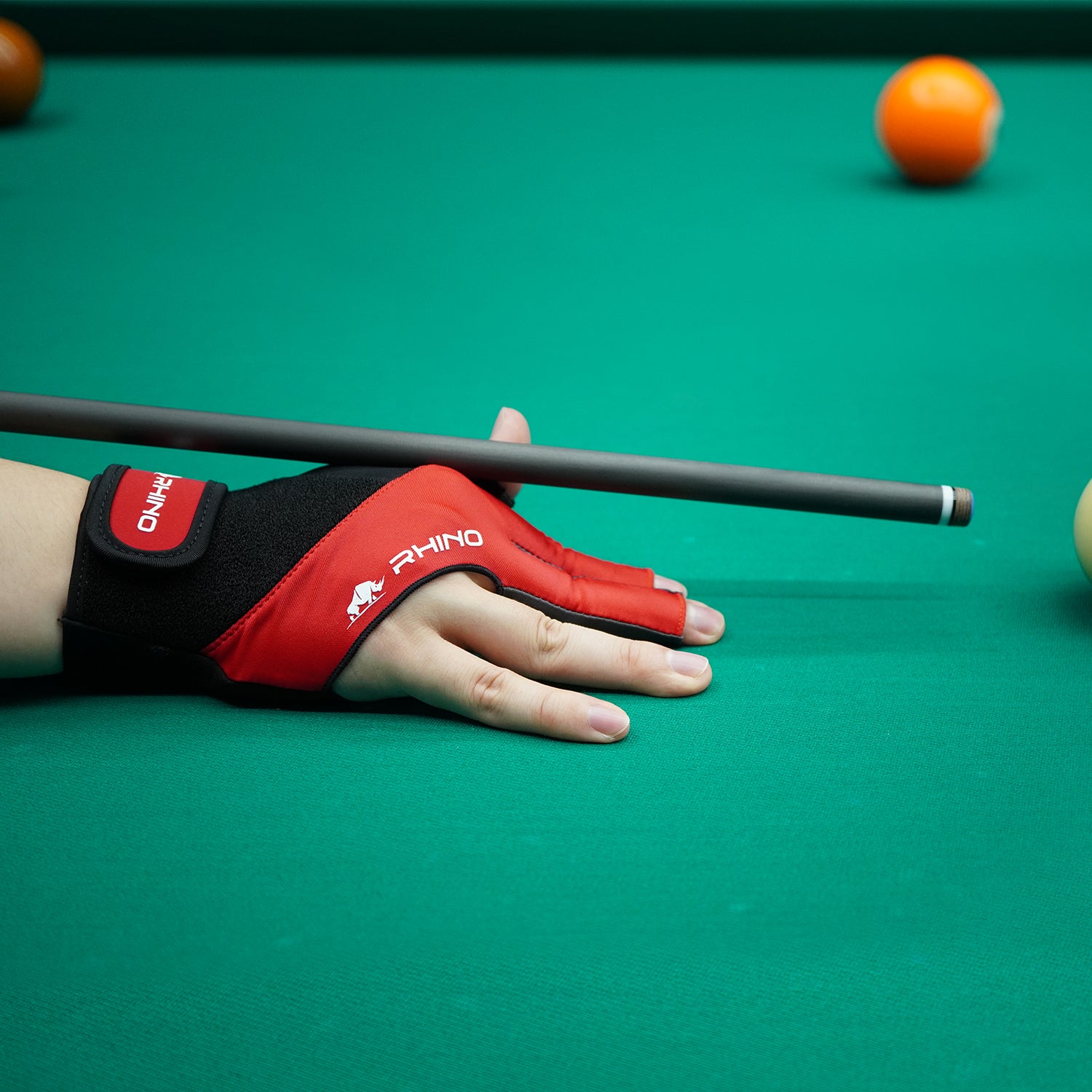 RHINO Billiards Glove Right Hand - Red